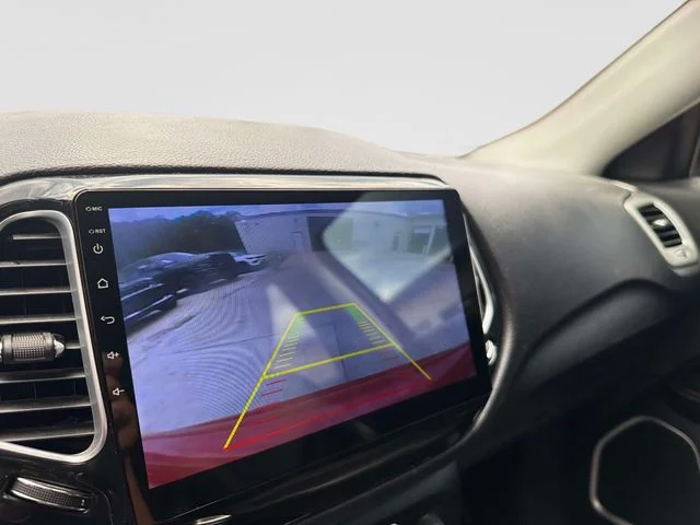 Used 2019 Red Jeep Latitude image 50