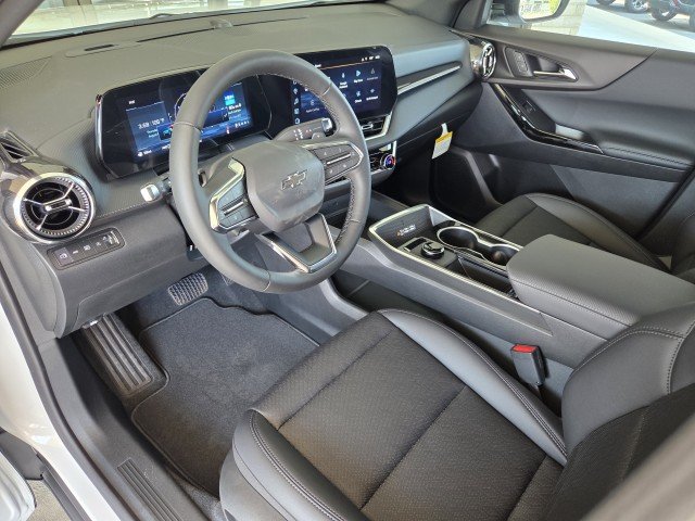 2027 Chevrolet Equinox LT - Photo 11