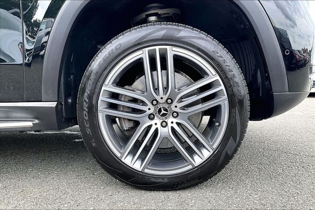 Used 2026 Black Mercedes-Benz GLS 450 image 9
