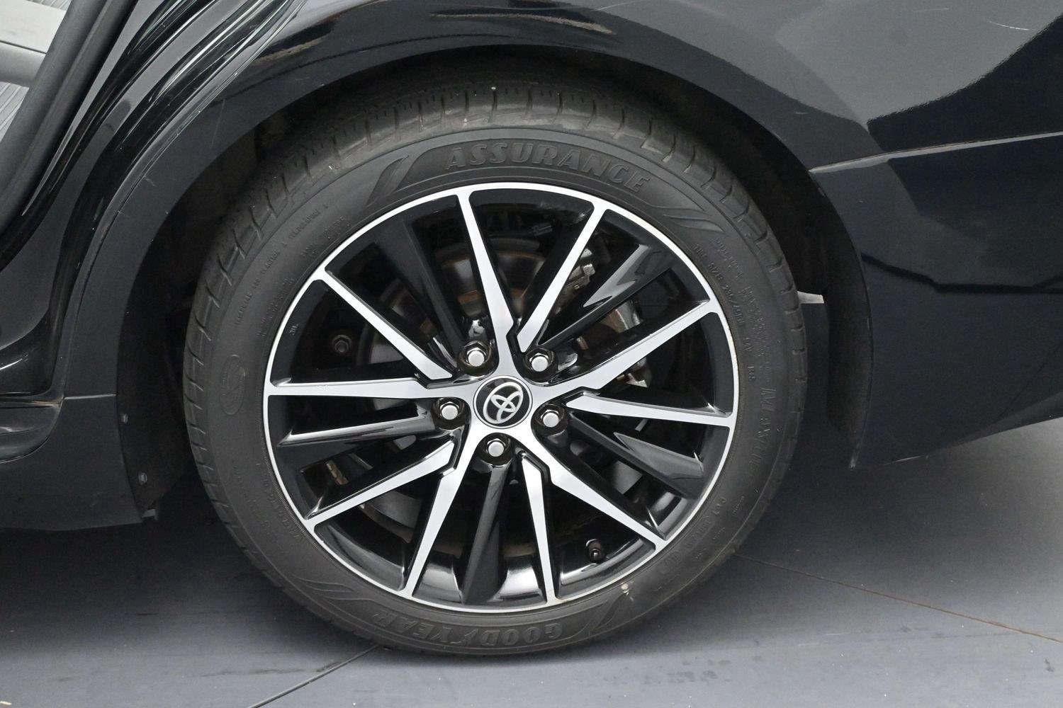 Used 2021 Midnight Black Metallic Toyota SE image 34