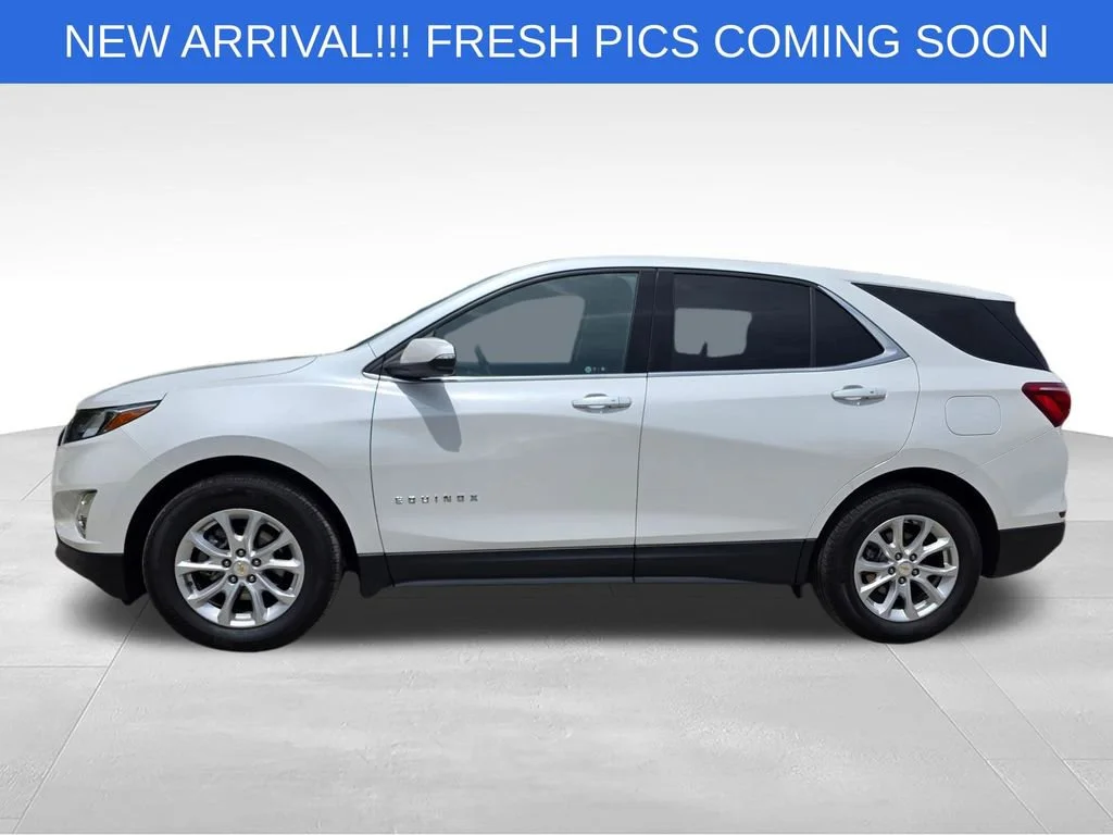 Used 2019 IRIDESCENT PEARL TRICOAT Chevrolet LT image 3