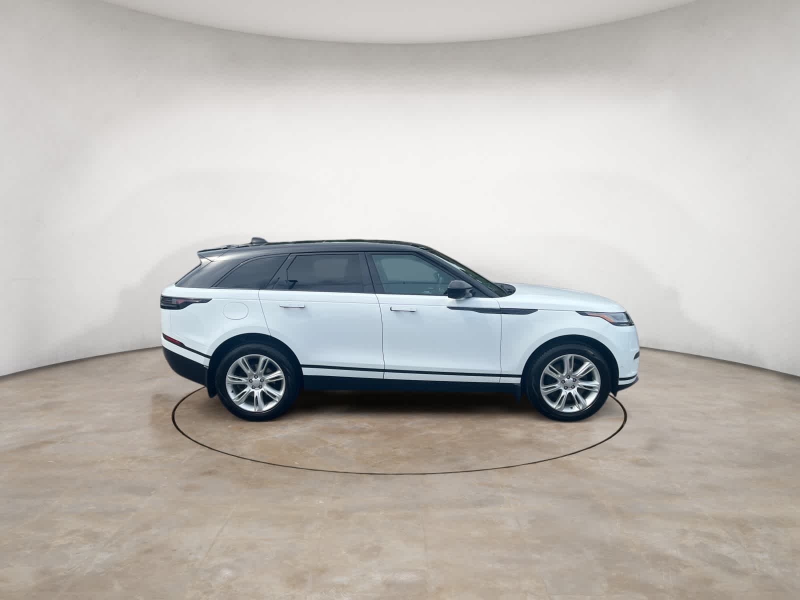 Certified Used 2026 Fuji White Land Rover S image 8