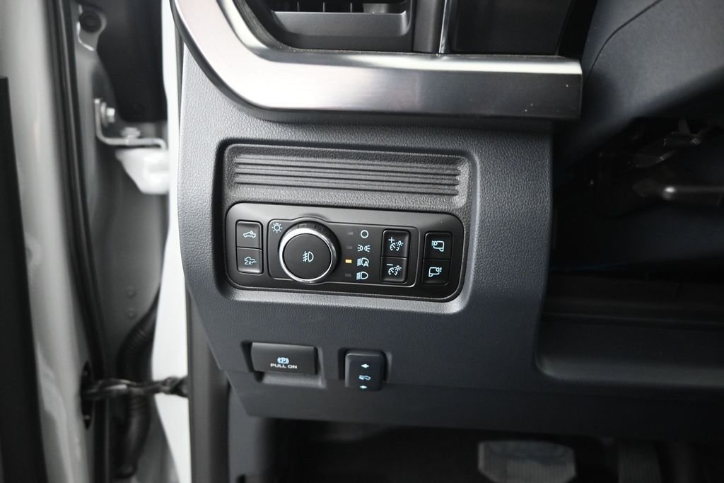 New 2026 Avalanche Ford Lariat image 13