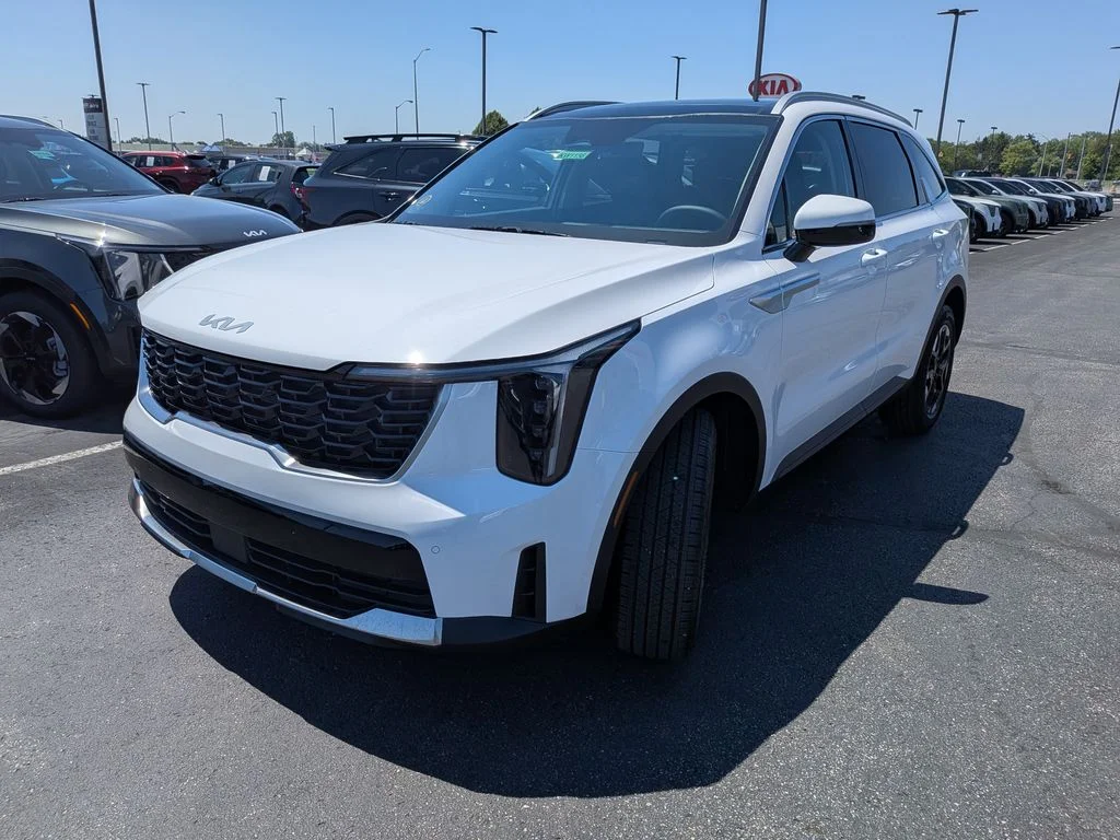 New 2026 White Pearl Kia S image 30