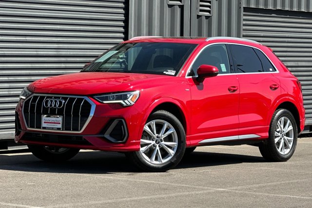 2023 Audi Q3 S line Premium Plus