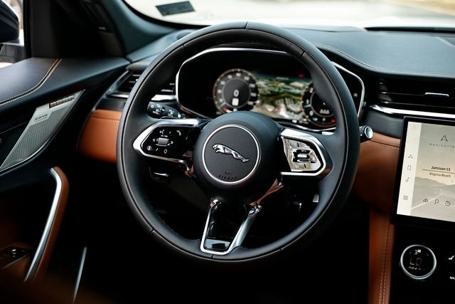 2026 Jaguar F-Pace R-Dynamic S - Photo 33