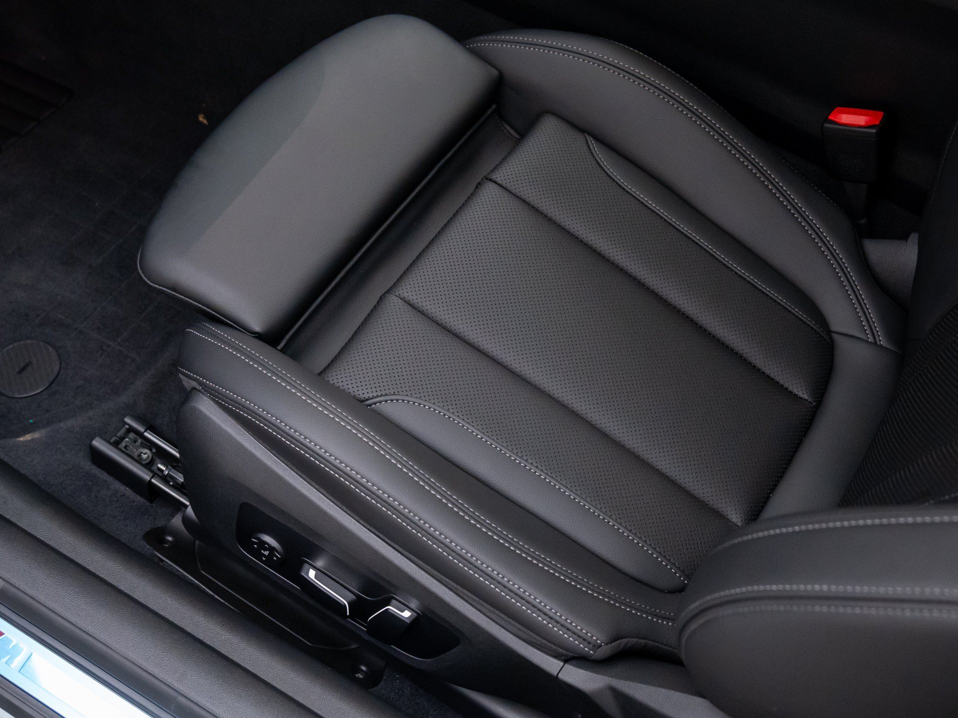 2026 BMW 4 Series 430i - Photo 15