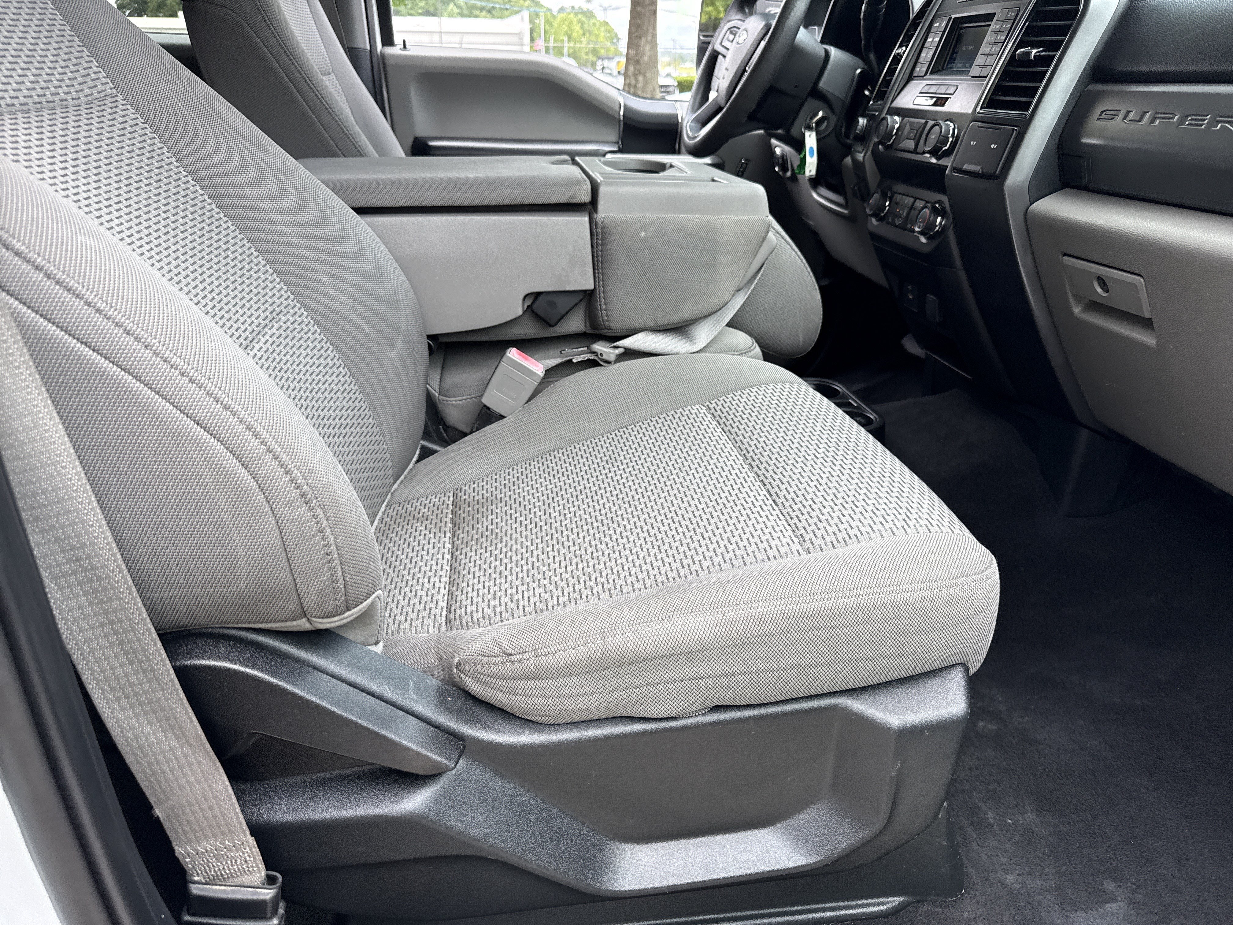 Used 2019 Oxford White Ford XLT image 14