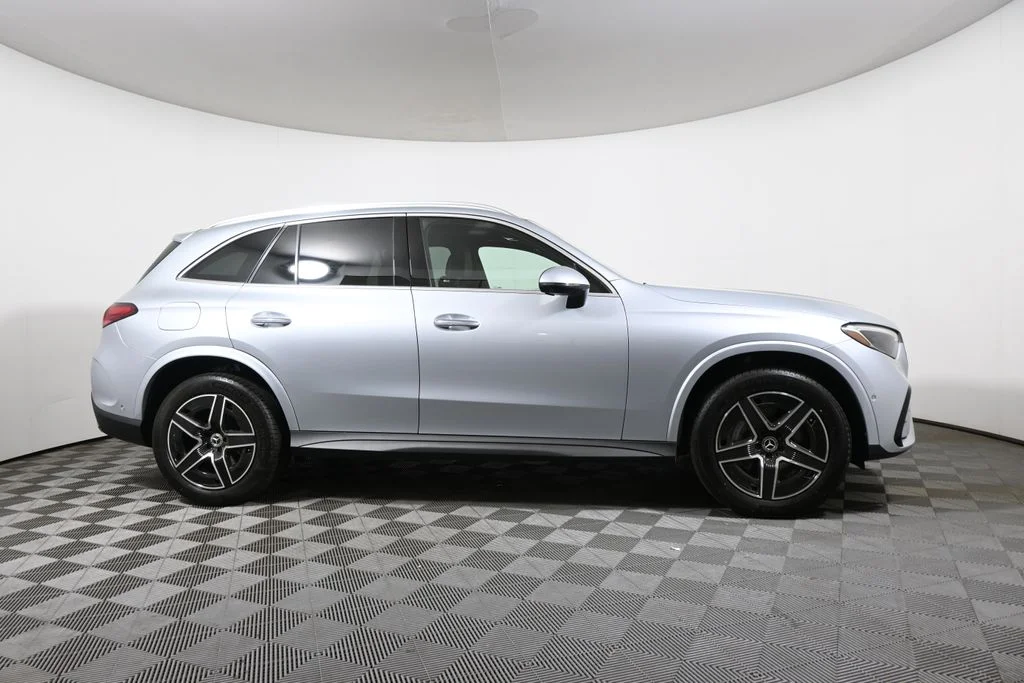 New 2026 Silver Mercedes-Benz GLC 300 image 8
