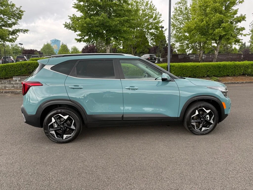 Used 2025 Pluton Blue Kia EX image 8