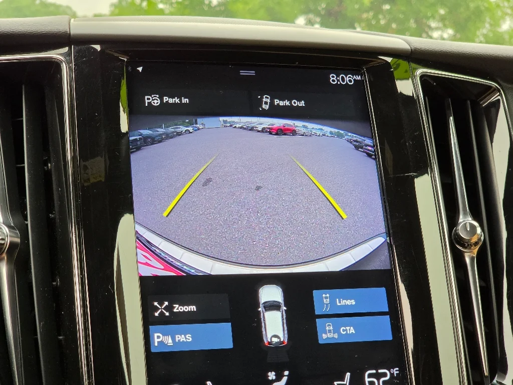 Used 2019 Onyx Black Metallic Volvo T6 Momentum image 12