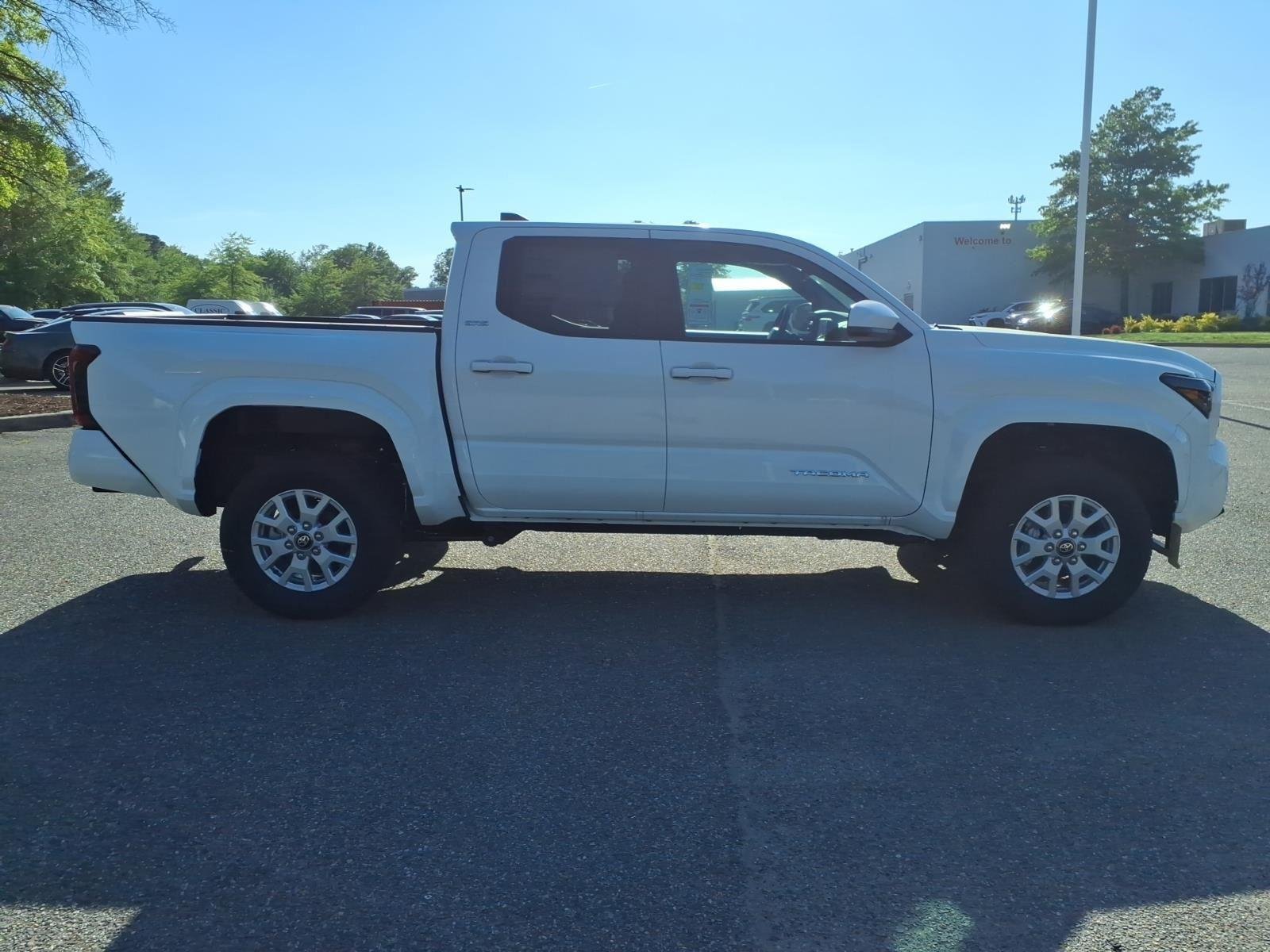 New 2026 Ice Cap Toyota SR5 image 5