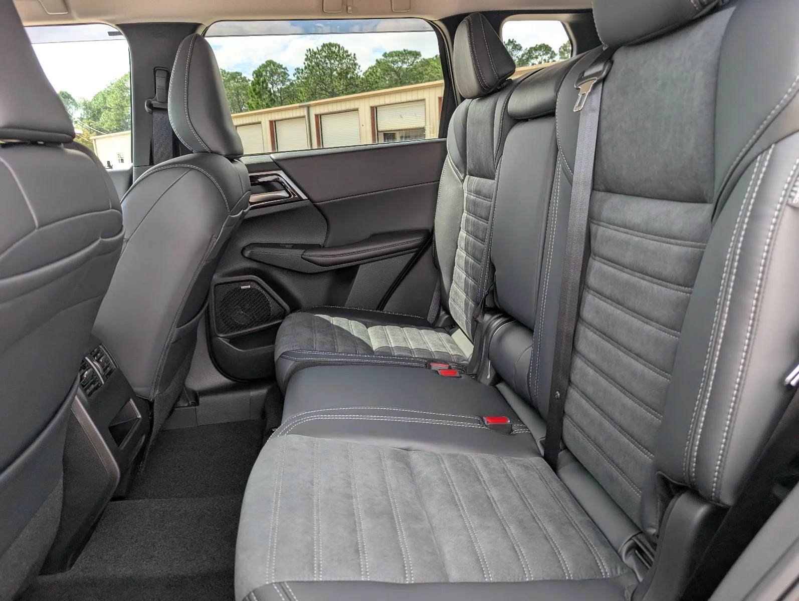 New 2026 Gray Mitsubishi SE 1.5T 2WD image 33