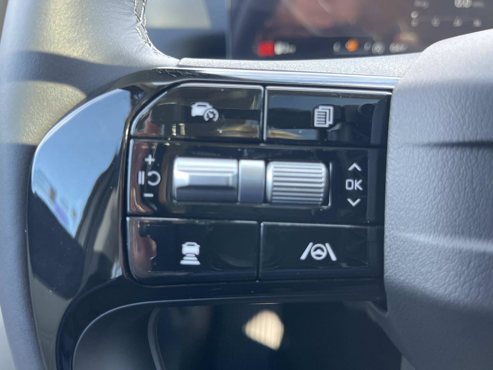 New 2026 Wolf Gray Kia SX image 29