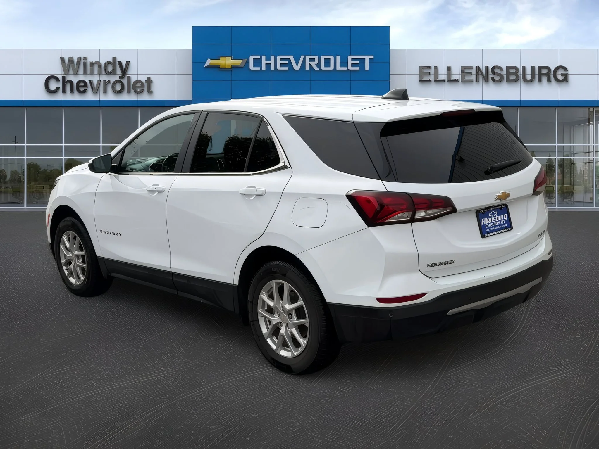 Used 2024 Summit White Chevrolet LT image 5
