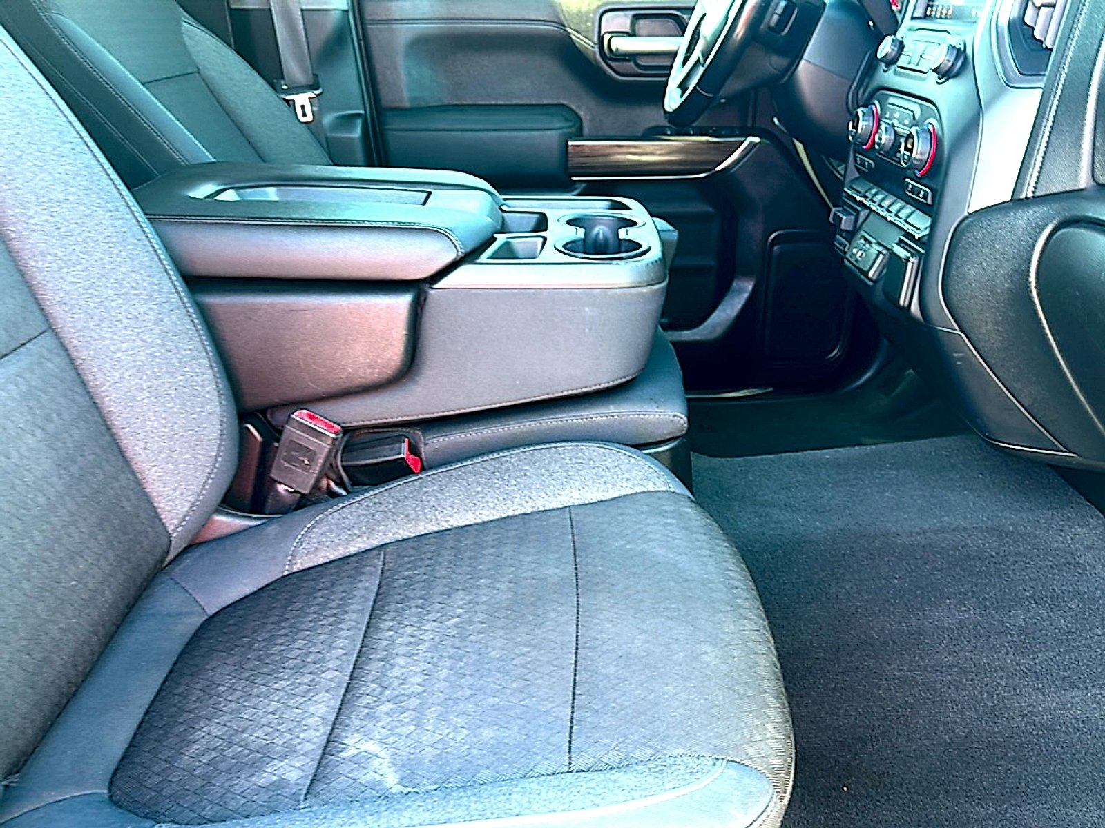 Used 2019 HAVANA BROWN METALLIC Chevrolet LT image 24