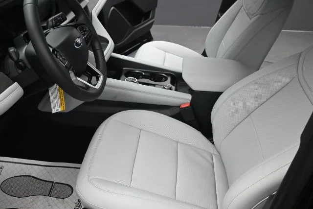 New 2027 Agate Black Metallic Ford Platinum™ image 6