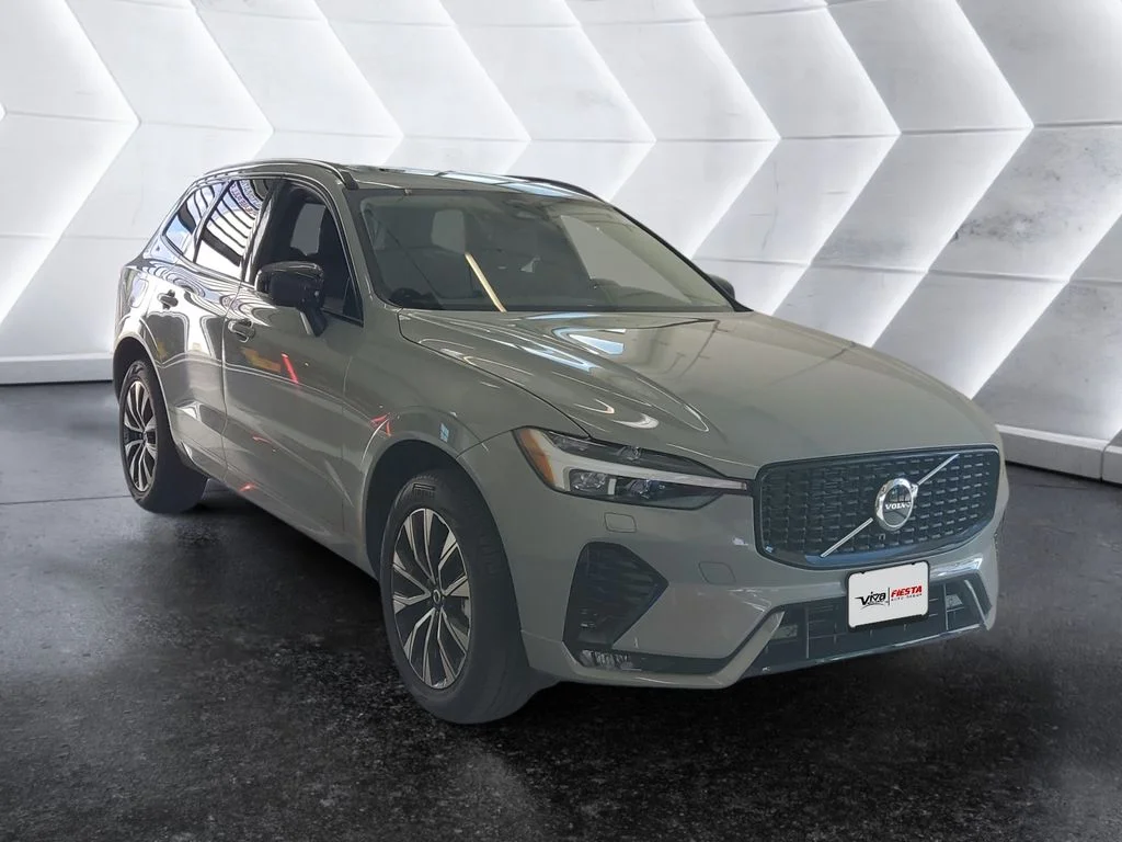 2025 Volvo XC60 Core