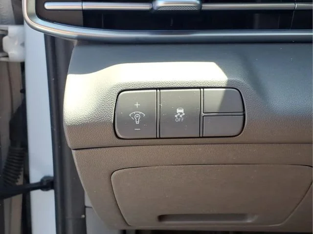 Used 2024  Hyundai SEL image 15