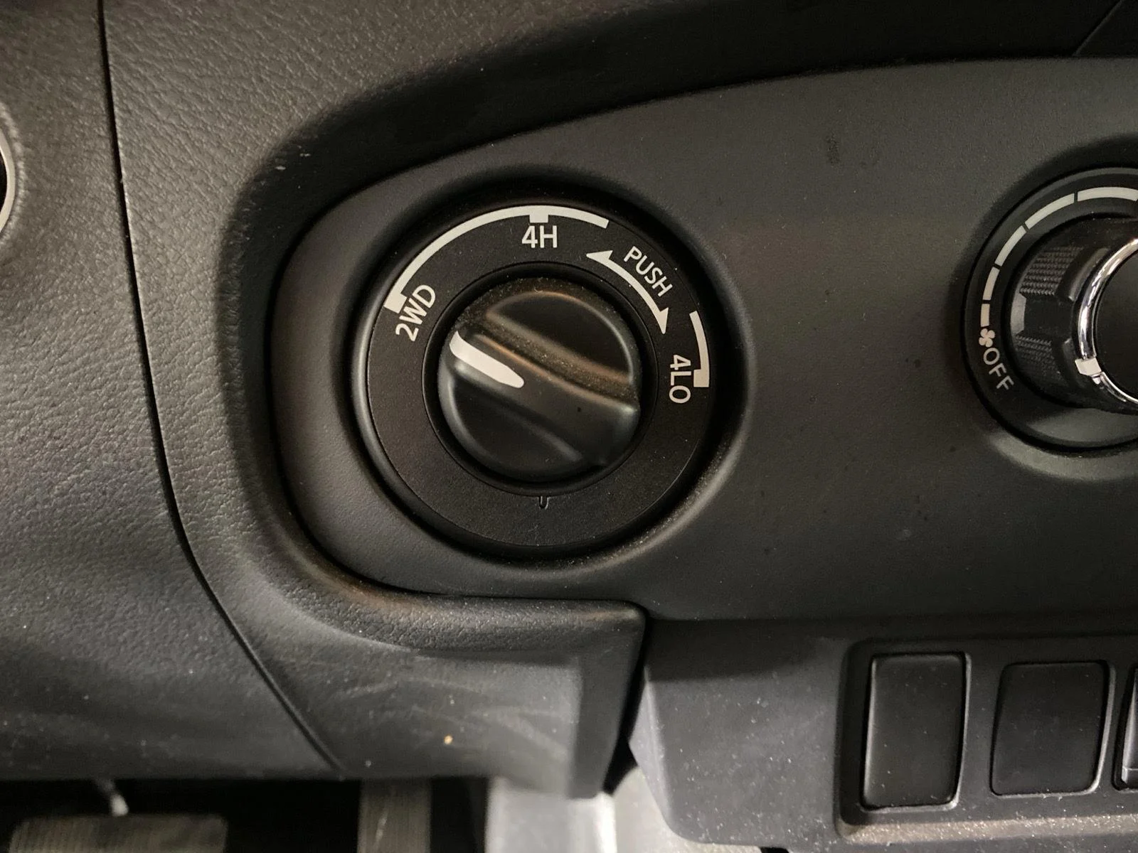 Used 2022 Wh Nissan S image 19