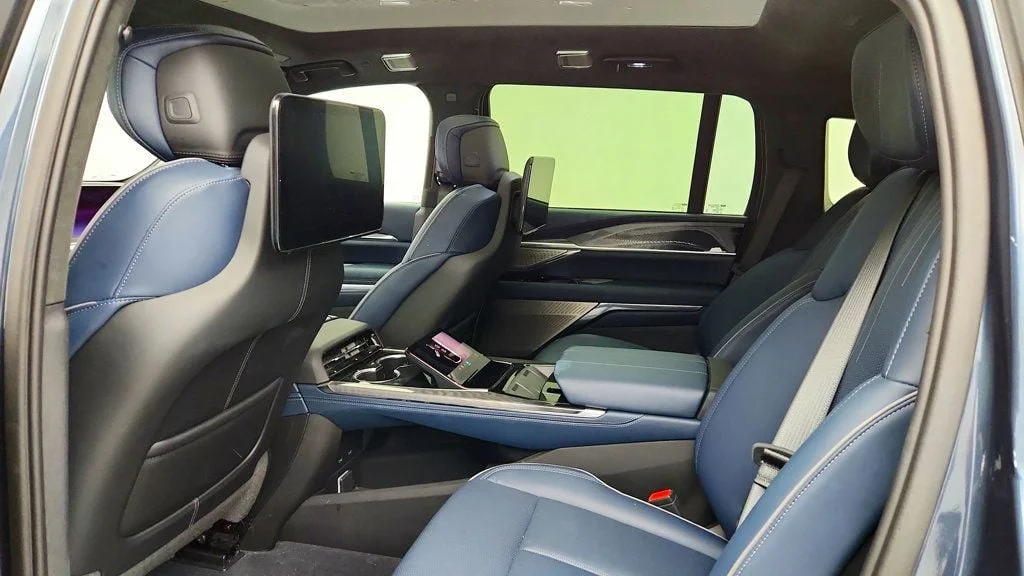 Used 2026 Deep Space Metallic Cadillac AWD 4dr Premium Luxury w/ Executive Second Row Seating image 22
