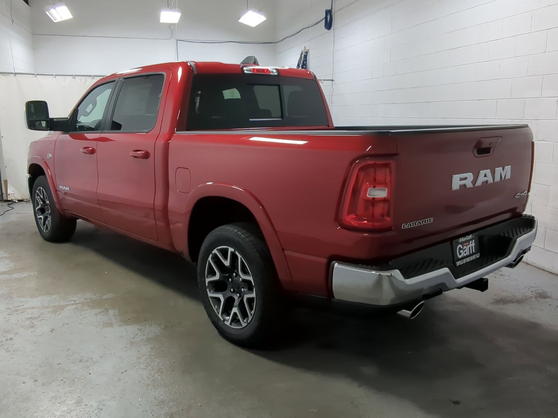New 2026 Molten Red Pearl-Coat Exterior Paint RAM Laramie image 5