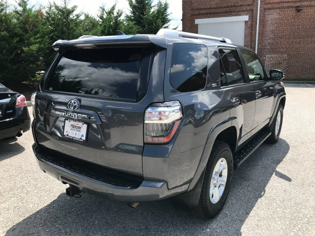 Used 2018 Magnetic Gray Metallic Toyota SR5 Premium image 8