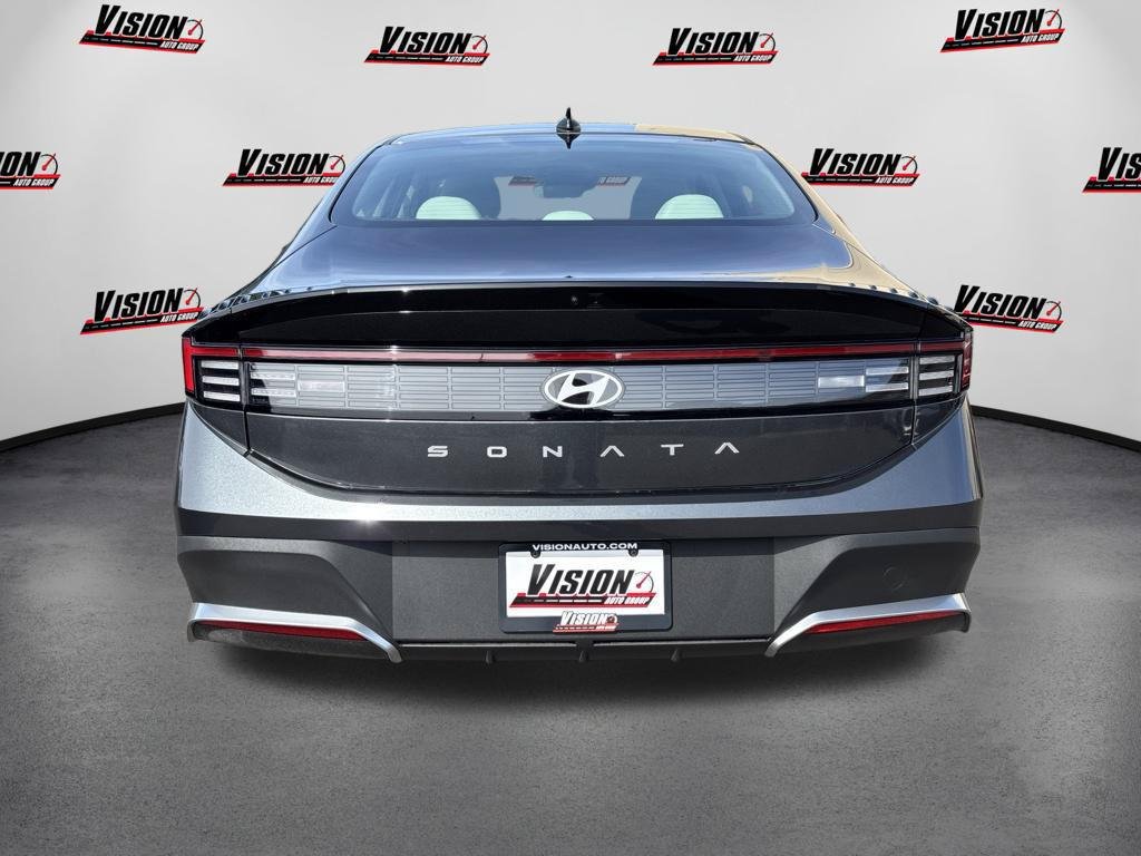 New 2026 Gray Hyundai SE image 4