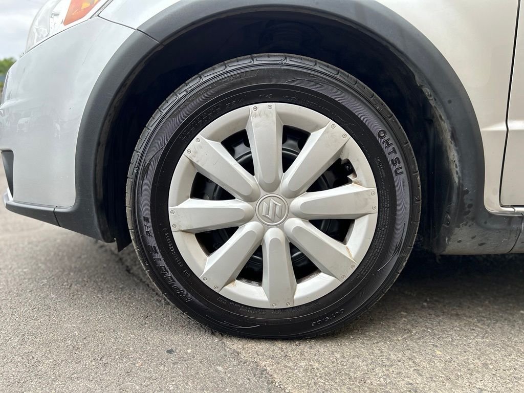 Used 2011 Silver Suzuki Premium image 12