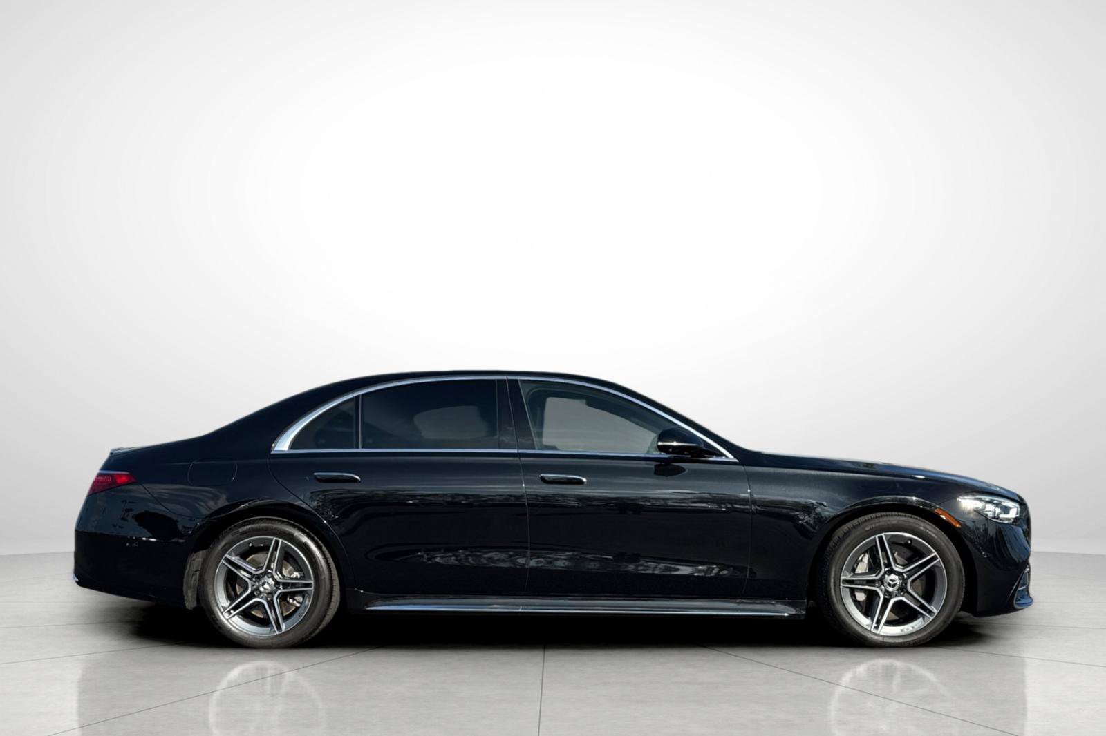Certified Used 2024 Black Mercedes-Benz S 500 image 25