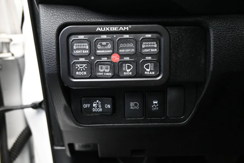 Used 2022 White Toyota SR5 image 13