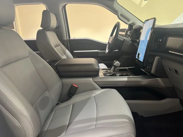 2025 Ford F-150 Lightning Flash - Photo 60