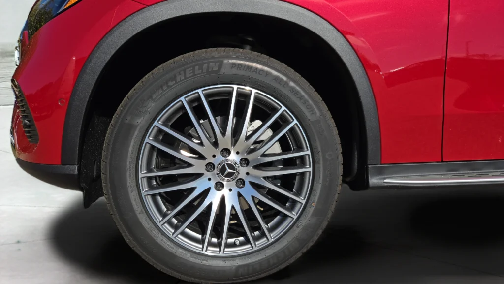 New 2027 MANUFAKTUR Patagonia Red Metallic Mercedes-Benz GLC 300 image 9