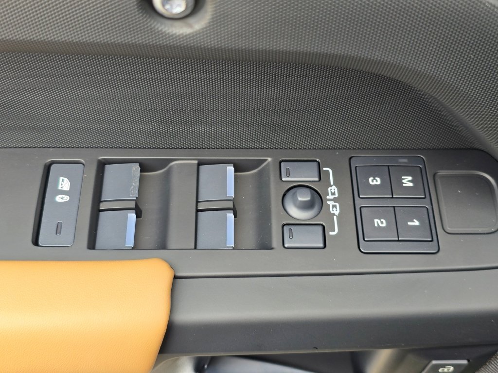 New 2026 Woolstone Green LAND ROVER X-Dynamic SE image 29