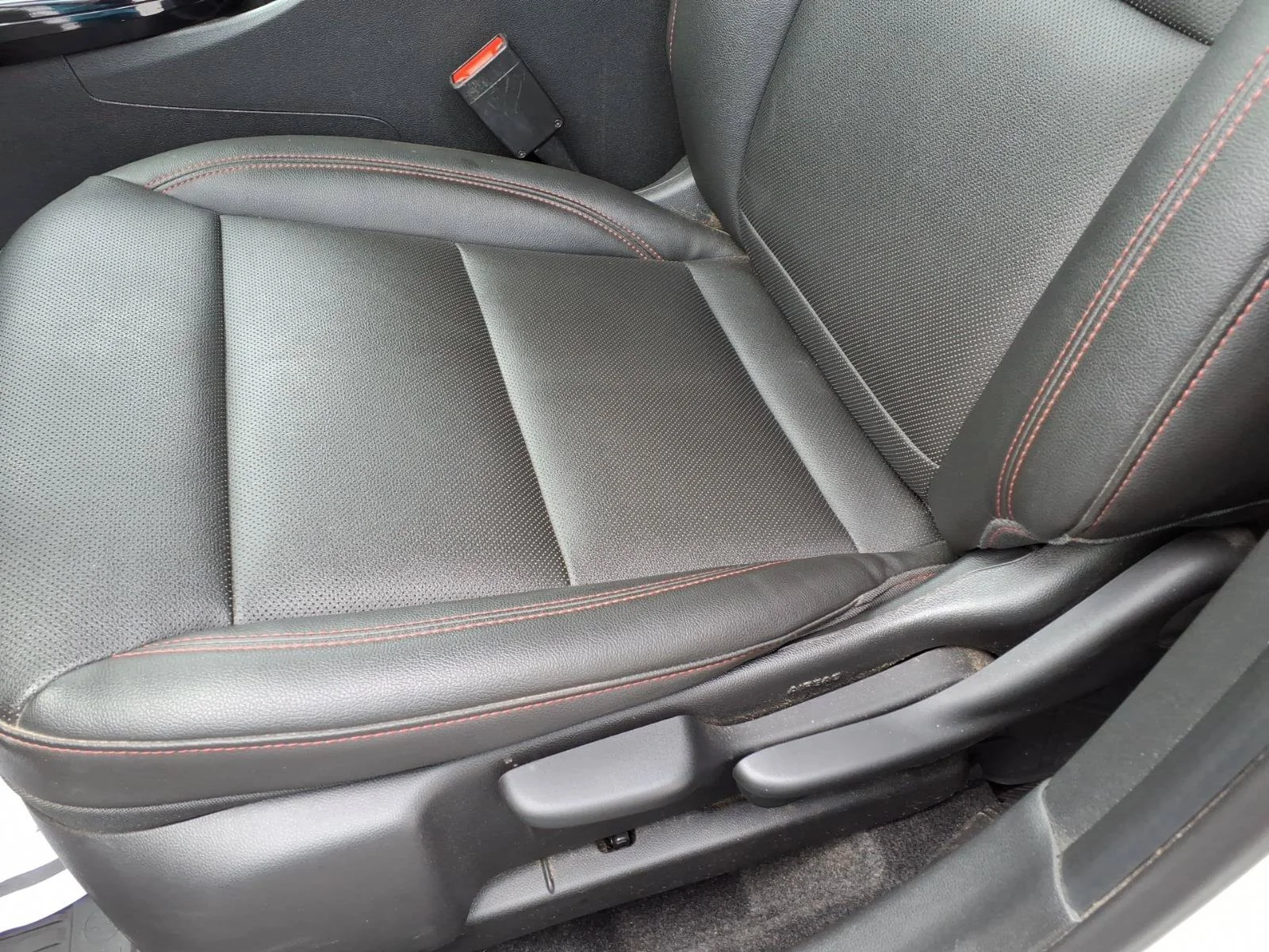 Used 2024 Summit White Chevrolet 2RS image 18
