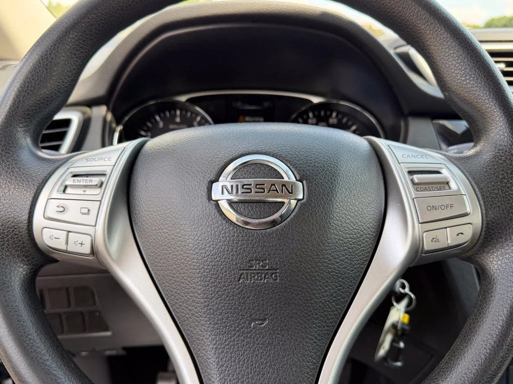 Used 2014 Blue Nissan S image 13