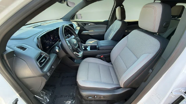 Used 2026 Summit White Chevrolet LT image 20