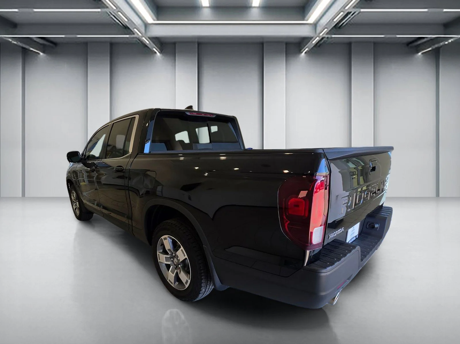 Certified Used 2025 Crystal Black Pearl Honda AWD RTL image 18