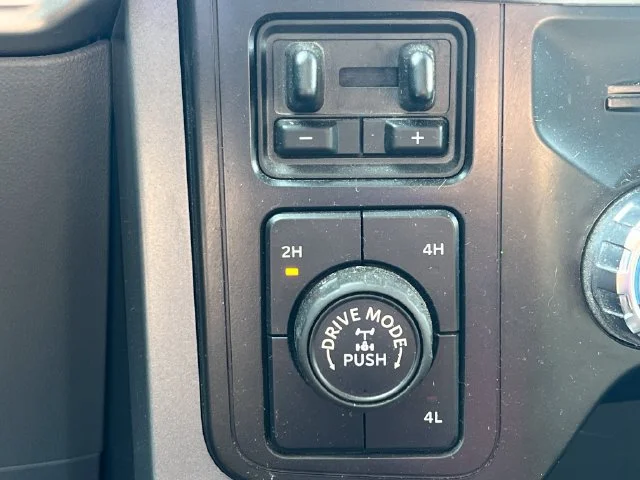 Used 2021 White Ford XLT image 25