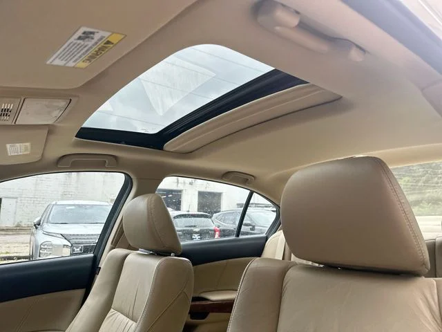 Used 2012  Honda EX-L image 20