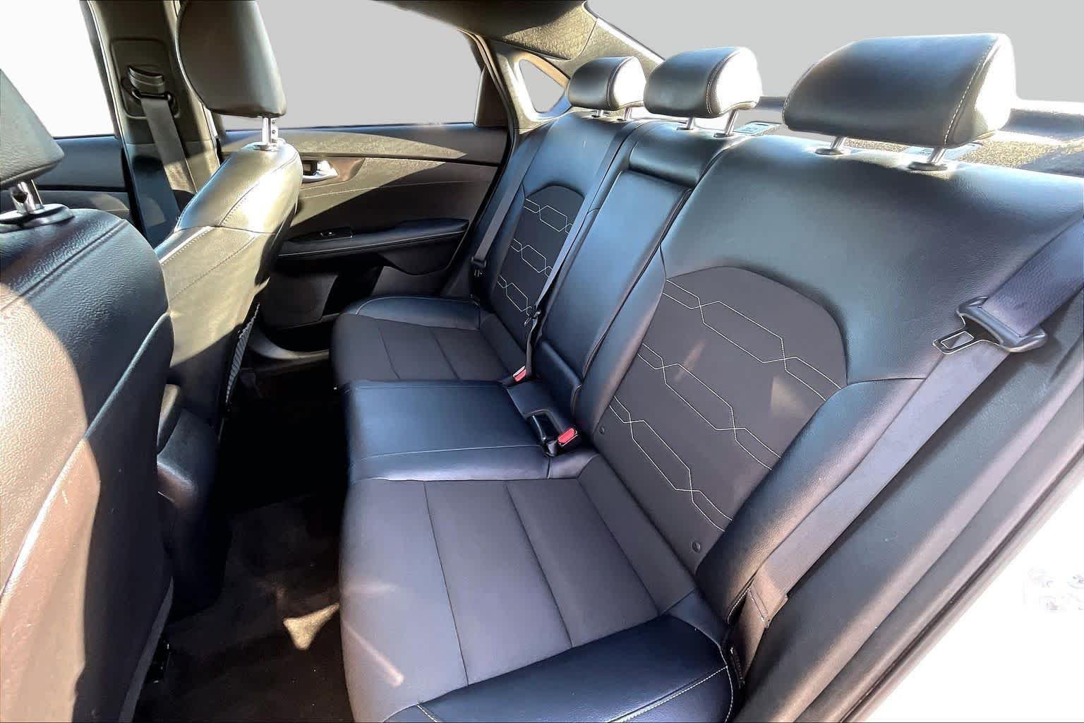 Used 2024 Snow White Pearl Kia GT-Line image 21