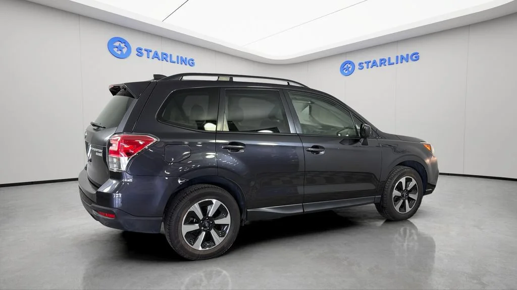 Used 2017  Subaru Premium image 10