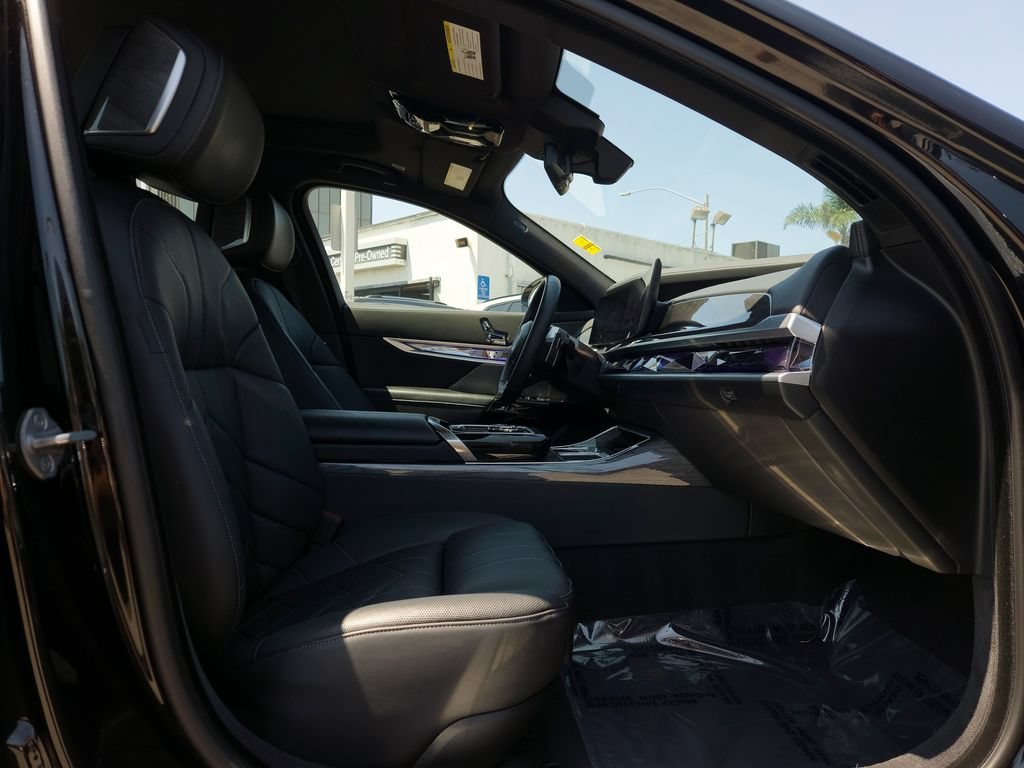 Used 2024 Black Sapphire Metallic BMW 760i xDrive image 22