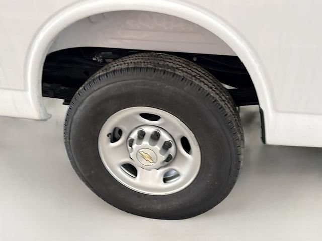 2025 Chevrolet Express Cargo Work Van - Photo 29
