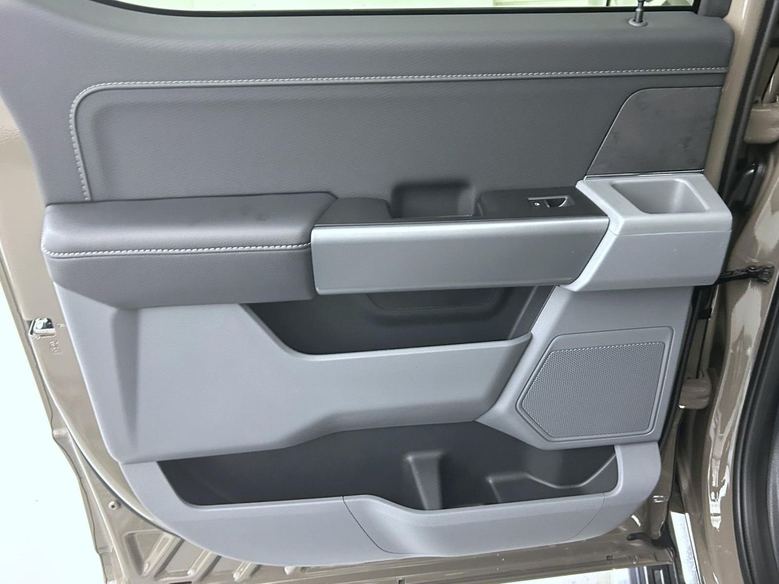 New 2026 Marsh Gray Ford XLT image 20