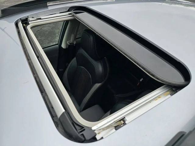 Used 2024 Ice Silver Metallic Subaru Limited image 10