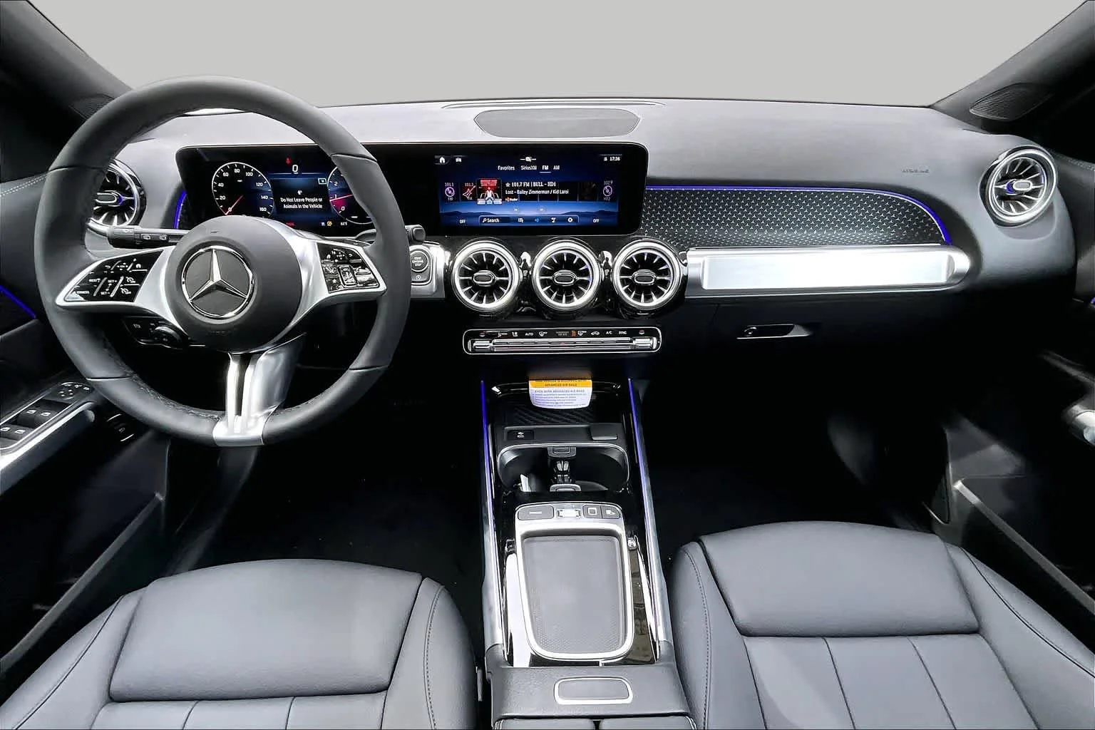 New 2026 Polar White Mercedes-Benz GLB 250 image 8