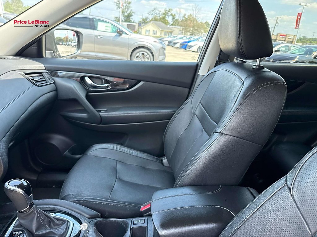 Used 2019 Gun Metallic Nissan SL image 15
