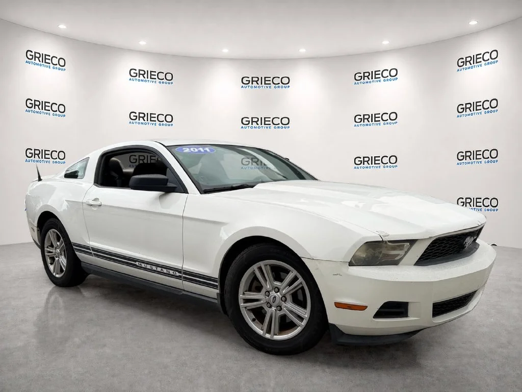 Used 2011 White Ford V6 image 1