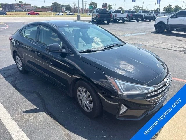 Used 2019 Phantom Black Hyundai SE image 7